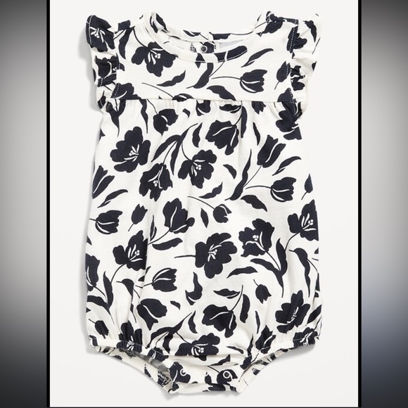 Old Navy Other - 🔴Old navy floral onesie